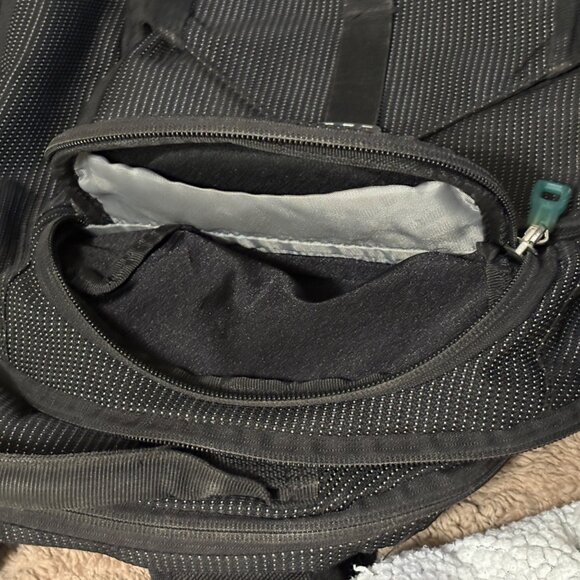 Thule Crossover 32L Laptop Backpack Black For 15" MacBook Pro Padded Case Logic - Picture 11 of 16